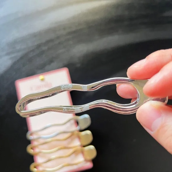 Camila Coelho Elegant Gold and Silver Metal Large Hair Clips Set of 4 NWOT - Picture 7 of 8